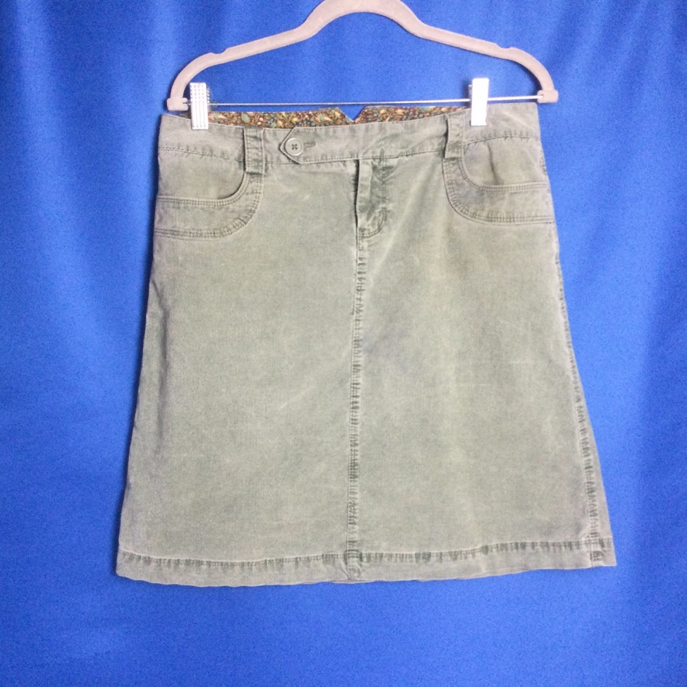 Gap Green Corduroy Size 6 Mini Skirt Y2K Spring Sage